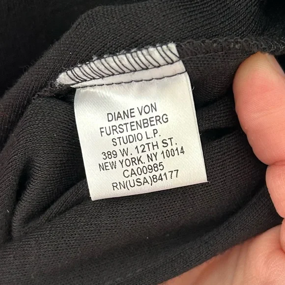 Diane Von Furstenburg 100% Wool Wrap Dress - Picture 8 of 9